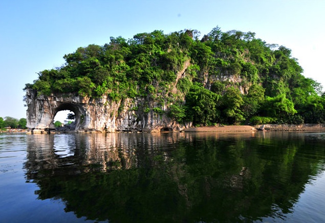 guilin elephant hill reflection